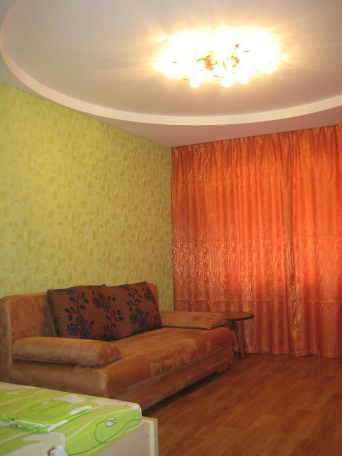Комфортная 1-Комнатная Новопречистенская 1 Čerkasy Esterno foto